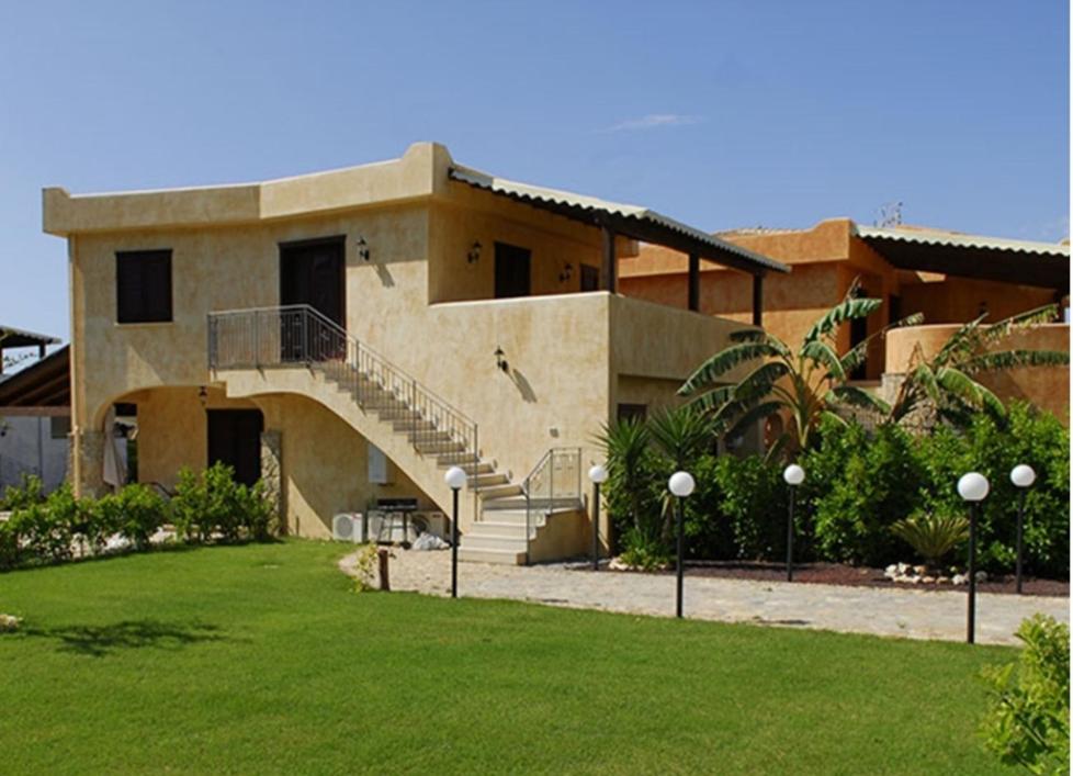 Home La Palmetta Campofelice di Roccella Kültér fotó